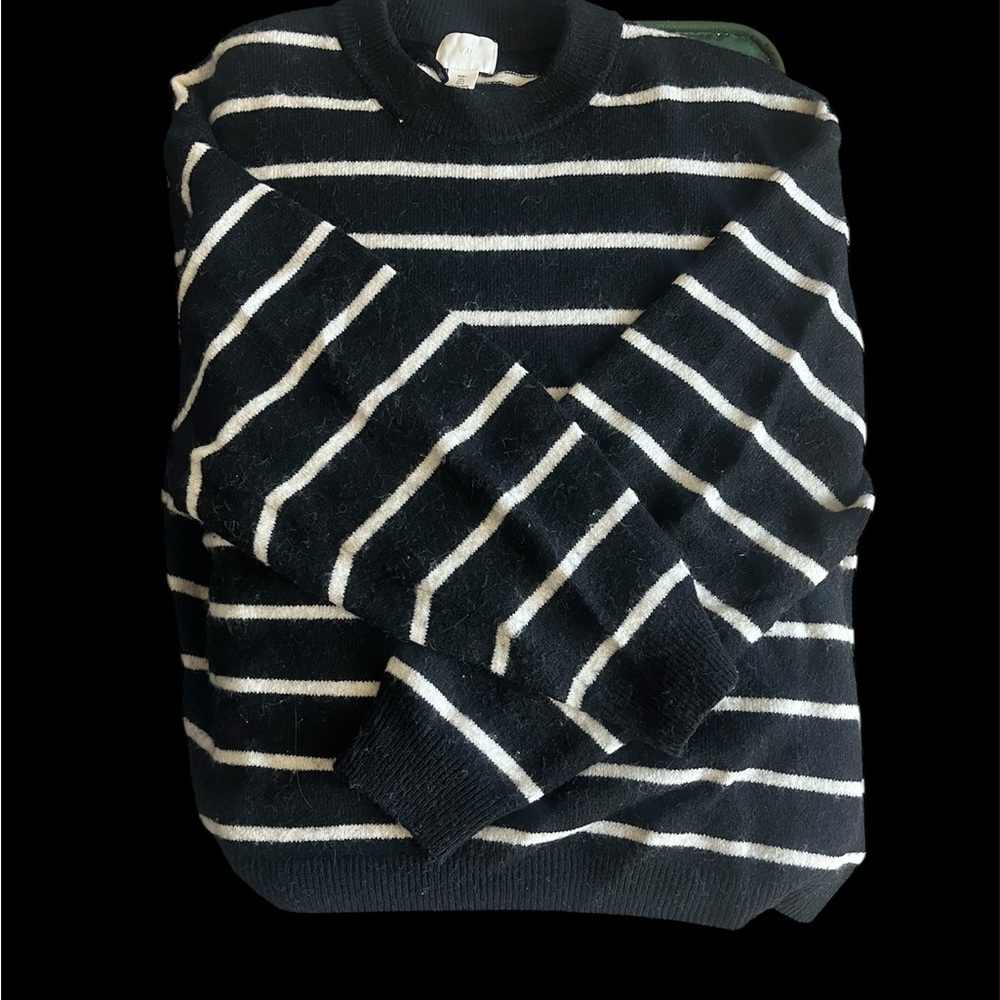 Black and White Striped Women’s Sweater